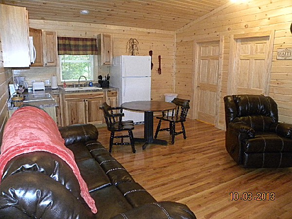Hocking Hills Backwoods Retreat, Squirrel Haven (photo #2)