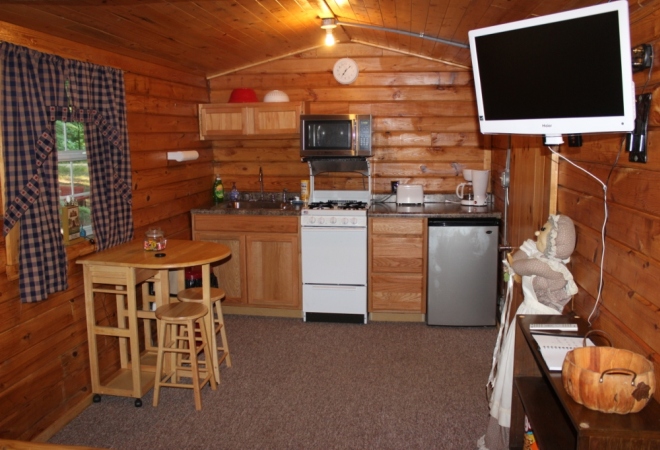 Hocking Hills Backwoods Retreat, Baby Bear Retreat (photo #2)