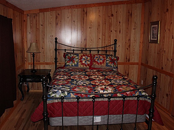 Hocking Hills Backwoods Retreat, Mama Bear's Retreat (photo #4)