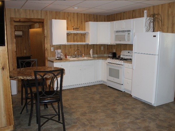 Hocking Hills Backwoods Retreat, woltz retreat (photo #4)
