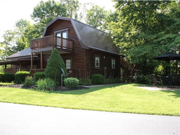 Valley View Cabins, PA Barn (photo #2)