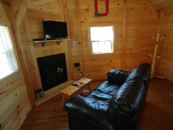 Colonel's Quarters, Buckeye Hut (photo #3)