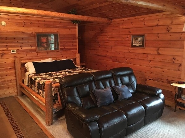 Buckeye Cabins, The Dogwood (photo #2)