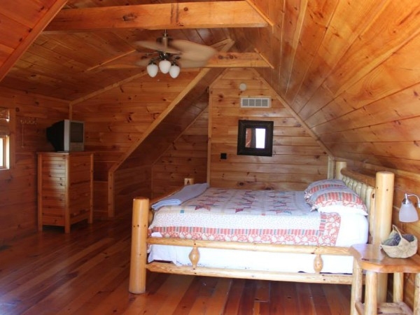 Buckeye Cabins, The Hawaiian (photo #3)