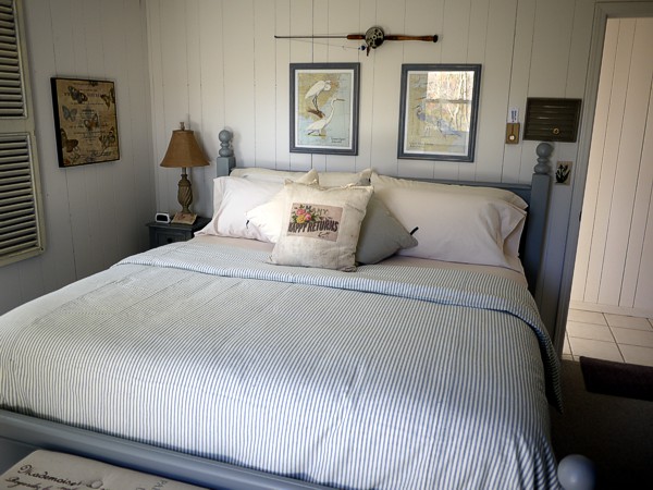 Blue Canoe Lakeview Cottage, Blue Canoe Cottage (photo #3)
