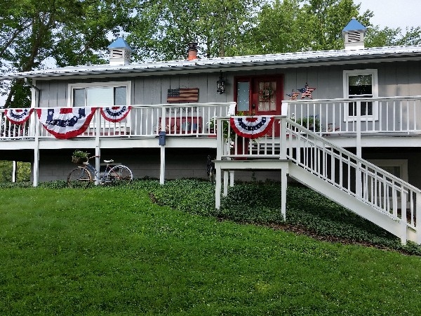 Blue Canoe Lakeview Cottage, Blue Canoe Cottage (photo #4)