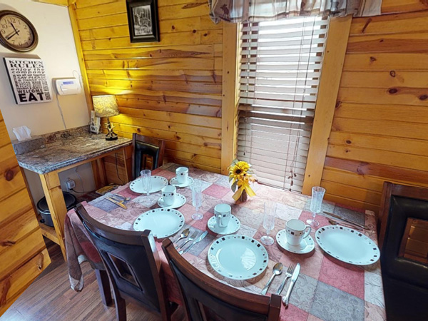 1st Choice Cabin Rentals, Sandy Run Cabin (photo #4)