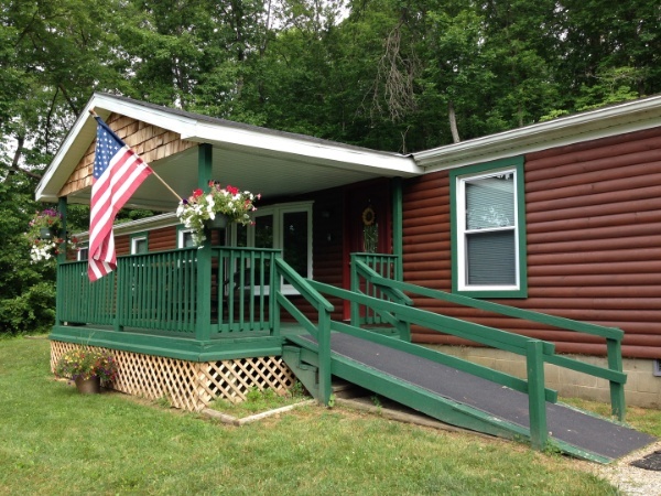 1st Choice Cabin Rentals, Bobcat Cabin (photo #2)
