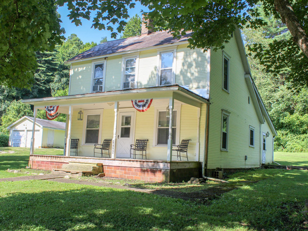 1st Choice Cabin Rentals, Laurel Run Cottage (photo #2)