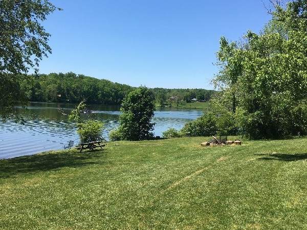 At Lake Logan Country Cottages - Hocking Hills Cottages and Cabins